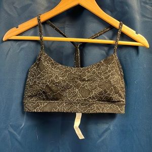 Lululemon Flow Y Nulu Sports Bra - never worn